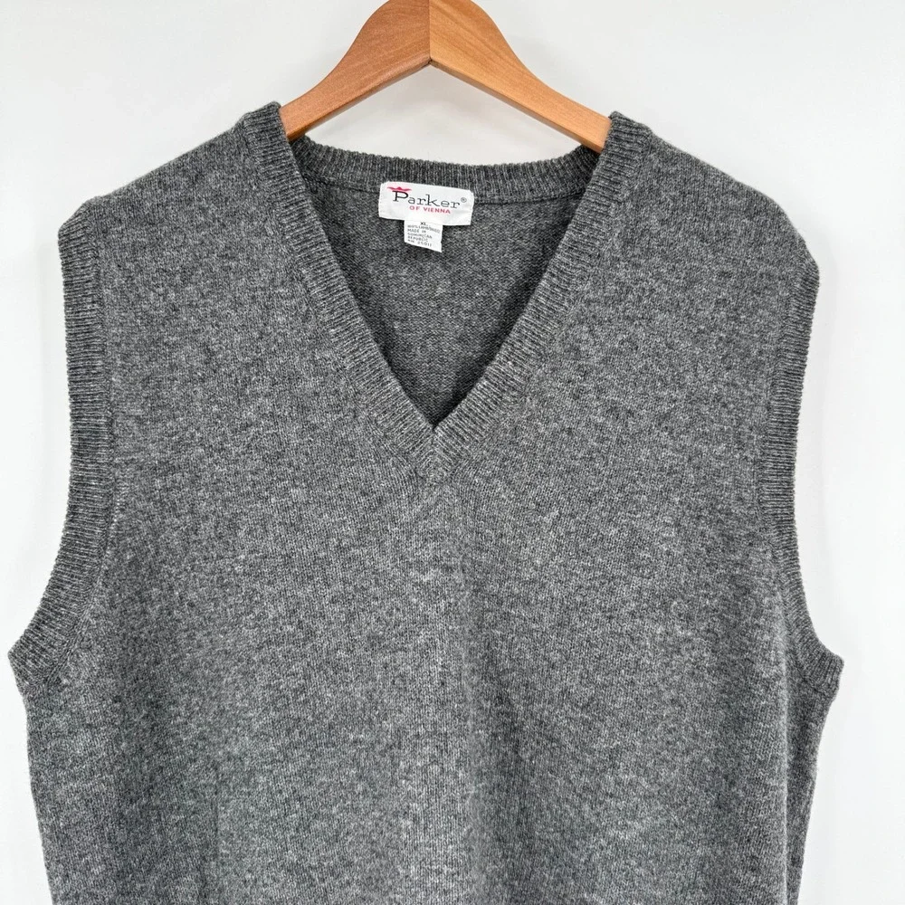Parker of Vienna Charcoal Gray Lambswool V-Neck Sweater Vest Mens XL‎